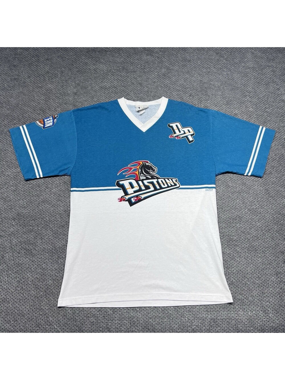 Vintage 90S Detroit Pistons Jersey Style T-Shirt XL RARE MENS BLUE V-Neck Lee